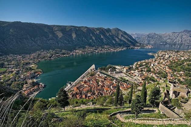 Mini Montenegron yksityinen kiertue Njegusiin, Cetinjeen, Budvaan ja Kotoriin