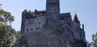 Visite o Castelo de Drácula de Bucareste em 7 horas Tour Privado Desembarque no aeroporto