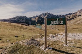 ドゥルミトル国立公園への 1 日モンテネグロ ハイキング ツアー