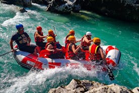 Rafting in acque bianche sul fiume Isonzo a Bovec, Slovenia