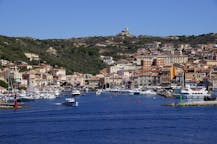 Cruceros turísticos en La Maddalena, Italia