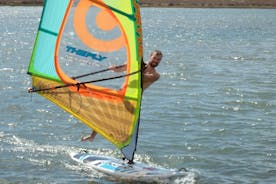 Lección de windsurf en grupos pequeños en Lagos