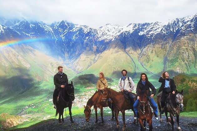 Randonnée à cheval à Kazbegi