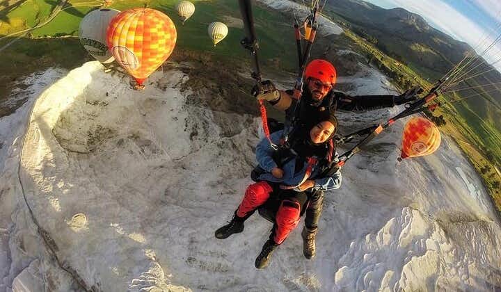 Paragliding-Tour durch Pamukkale
