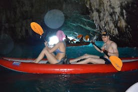 Avventura di mezza giornata alla Grotta Azzurra in kayak e snorkeling da Cattaro