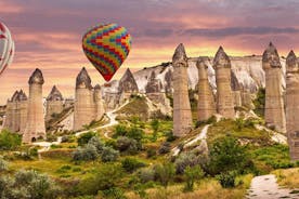 Cappadocia Red Tour, jossa on hotellinouto ja -kuljetus, all-inclusive