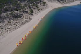 Sesimbra: kayak en una laguna junto al océano