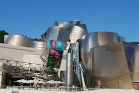 Bilbao og Guggenheim safnið frá Vitoria