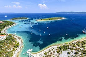 Excursión de medio día dividido a Blue Lagoon, Shipwreck e Isla Trogir