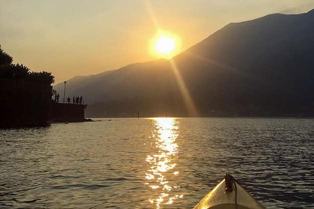 Excursão de caiaque na hora de ouro do Lago de Como