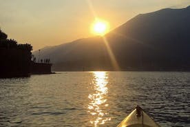 Excursão de caiaque na hora de ouro do Lago de Como