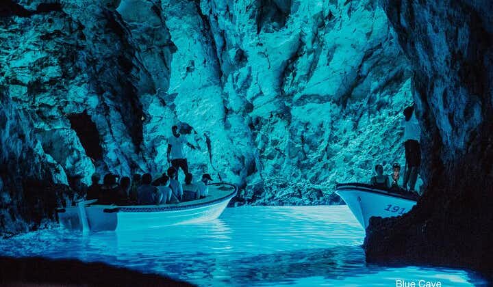 Grotte bleue, Mama Mia et Hvar, excursion en hors-bord sur 5 îles au départ de Trogir