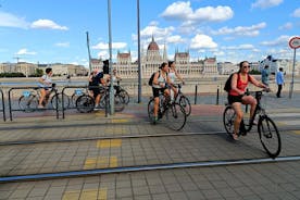 Budapest en bicicleta con una comida con gulash