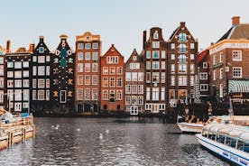 Amsterdam Must-See Historical City Walk with Local Expert