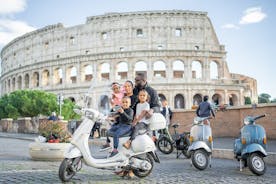 Vespa Sightseeing Tour in Rome with Photoshooting