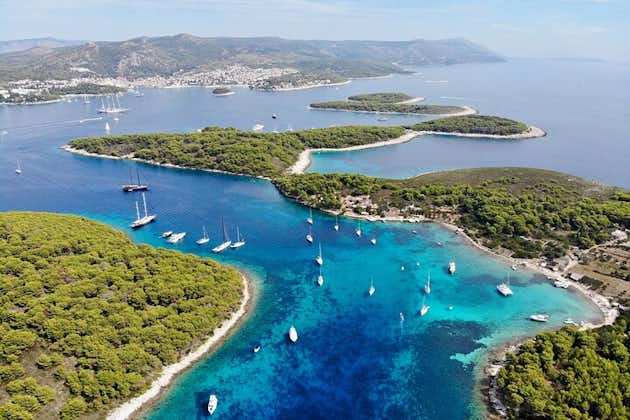 5 Islands Speedboat Tour in Croatia with Blue Cave and Hvar from Trogir