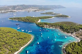 Blauwe grot, Mama Mia en Hvar, speedboottocht met 5 eilanden vanuit Trogir
