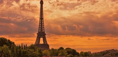 Seine River Cruise & French Crepe Tasting við Eiffelturninn