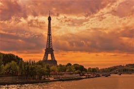 Seine-flodkrydstogt og fransk crepesmagning ved Eiffeltårnet