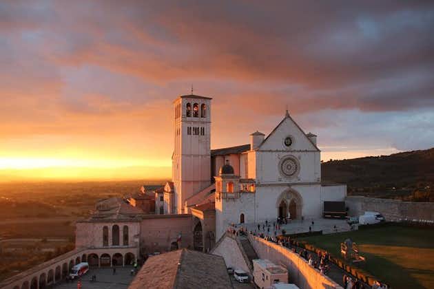Assisi met gastronomische lunch en wijn Fullday vanuit Florence