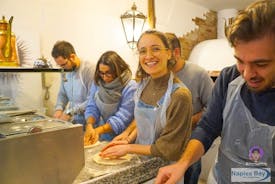 Italy: Authentic Pizza Class in Naples with Appetizer and Drink