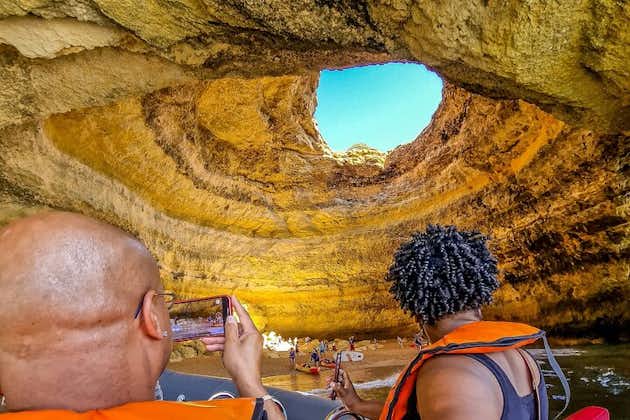 孔波尔塔至阿尔加维私人旅游，乘船游览贝纳吉尔洞穴
