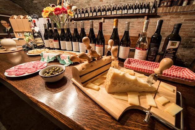 Degustación de vinos y comidas de Barolo en la bodega de la región de Piedmont