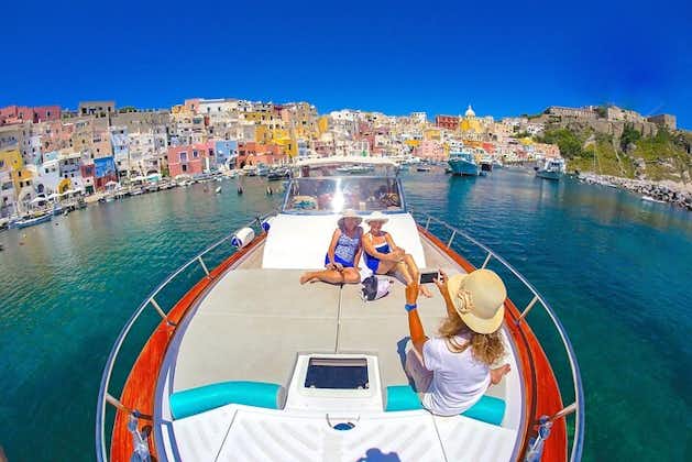 Tour in barca di un'intera giornata a Ischia e Procida da Napoli