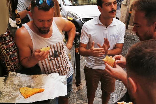Streetfood: um mercado antigo em Nápoles, opção vegetariana. também