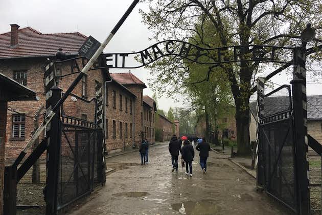 Visite guidée privée de Prague à Auschwitz Birkenau avec transferts