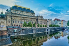 Privat naturskjønne overføring fra Berlin til Praha med 4 timers sightseeing
