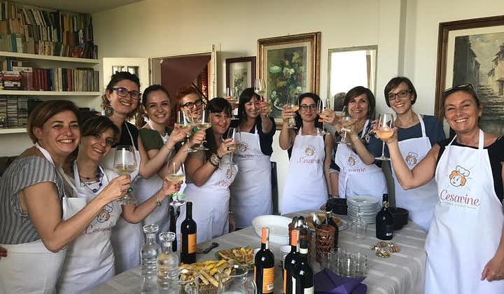 Esperienza culinaria a casa di un locale a Pesaro con Show Cooking