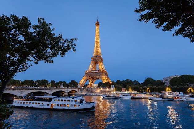 5-Hour Seine Cruise with Shopping at la Vallee Village with Pick up 
