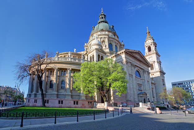 Photo of St. Stephen's Basilica in Budapest, Hungary.