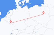 从华沙飞往卢森堡的航班