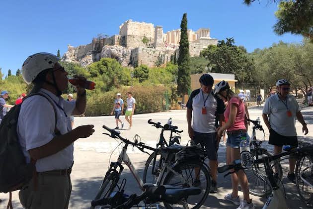 Escursione a terra ai monumenti di Atene con street food in bici elettrica