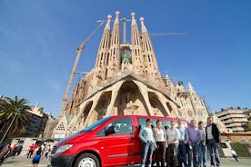Barcelona Highlights Private Guided Tour with Hotel Pick-up