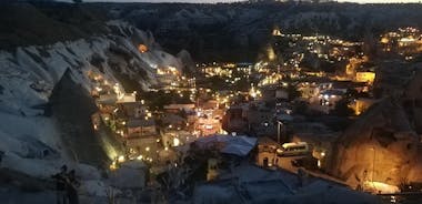 Spettacolo serale turco della Cappadocia nel ristorante Cave