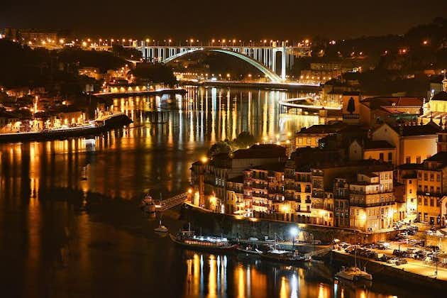 Tour notturno di Porto Heritage con spettacolo di fado e cena inclusi