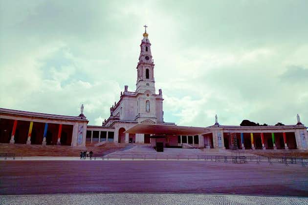 Fatima Sanctuary och Little Shepherds Village, 5 timmars rundtur från Lissabon