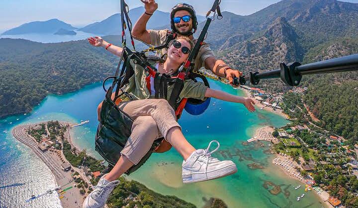 Paragliden in Fethiye Oludeniz, Turkije