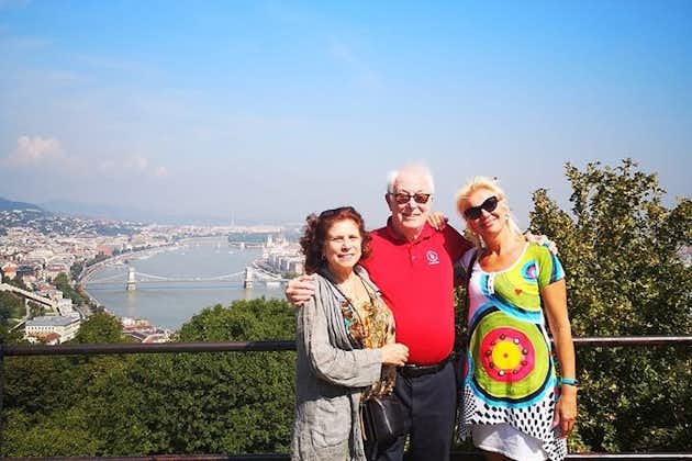 Excursión privada de un día a la ciudad de Budapest con almuerzo y visita al interior del Parlamento