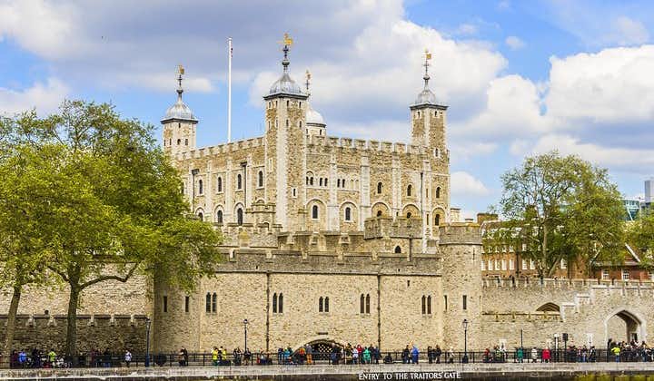 Le billet d'entrée pour la Tour de Londres comprend la visite des Joyaux de la couronne et des hallebardiers