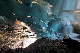 Aventura de caverna de gelo azul