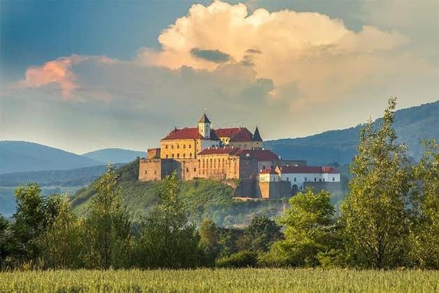 Mukacheve van Lviv inclusief Palanok Castle en Castle Shenbornov Private Tour