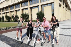 Punti salienti del tour regolare della città in scooter di Vilnius