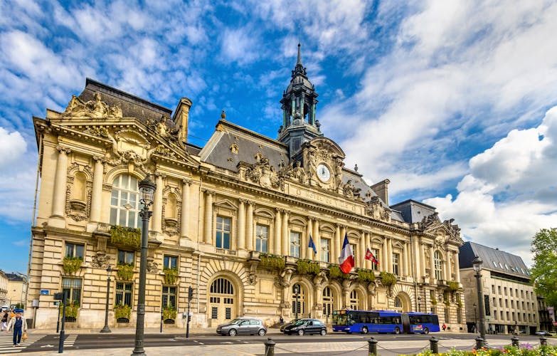 Photo of town hall of Tours, France.