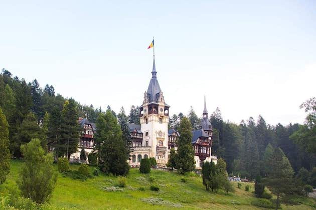 Excursión de un día desde Bucarest al castillo de Peles y al castillo de Drácula-Transilvania