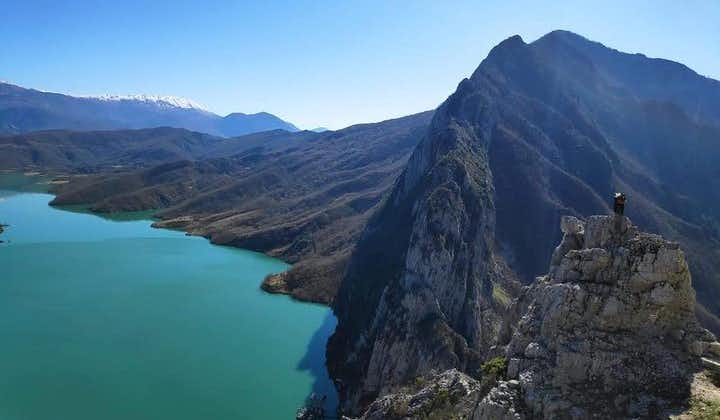 Vandretur Gamti-bjerget med udsigt over Bovilla-søen - daglig tur fra Tirana