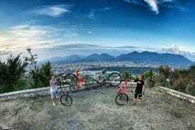 Balade à vélo dans la ville de Tirane